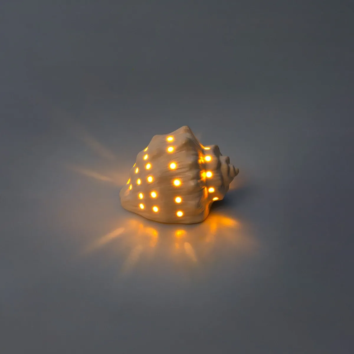 Flying Tiger Lampa i keramik snäcka^ Annan Heminredning|Belysning